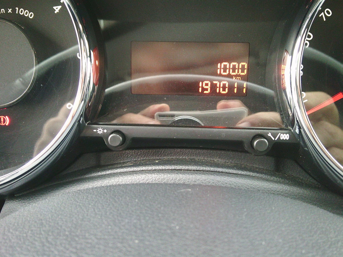 Peugeot 5008 1.6 HDi 112CV Business (13)