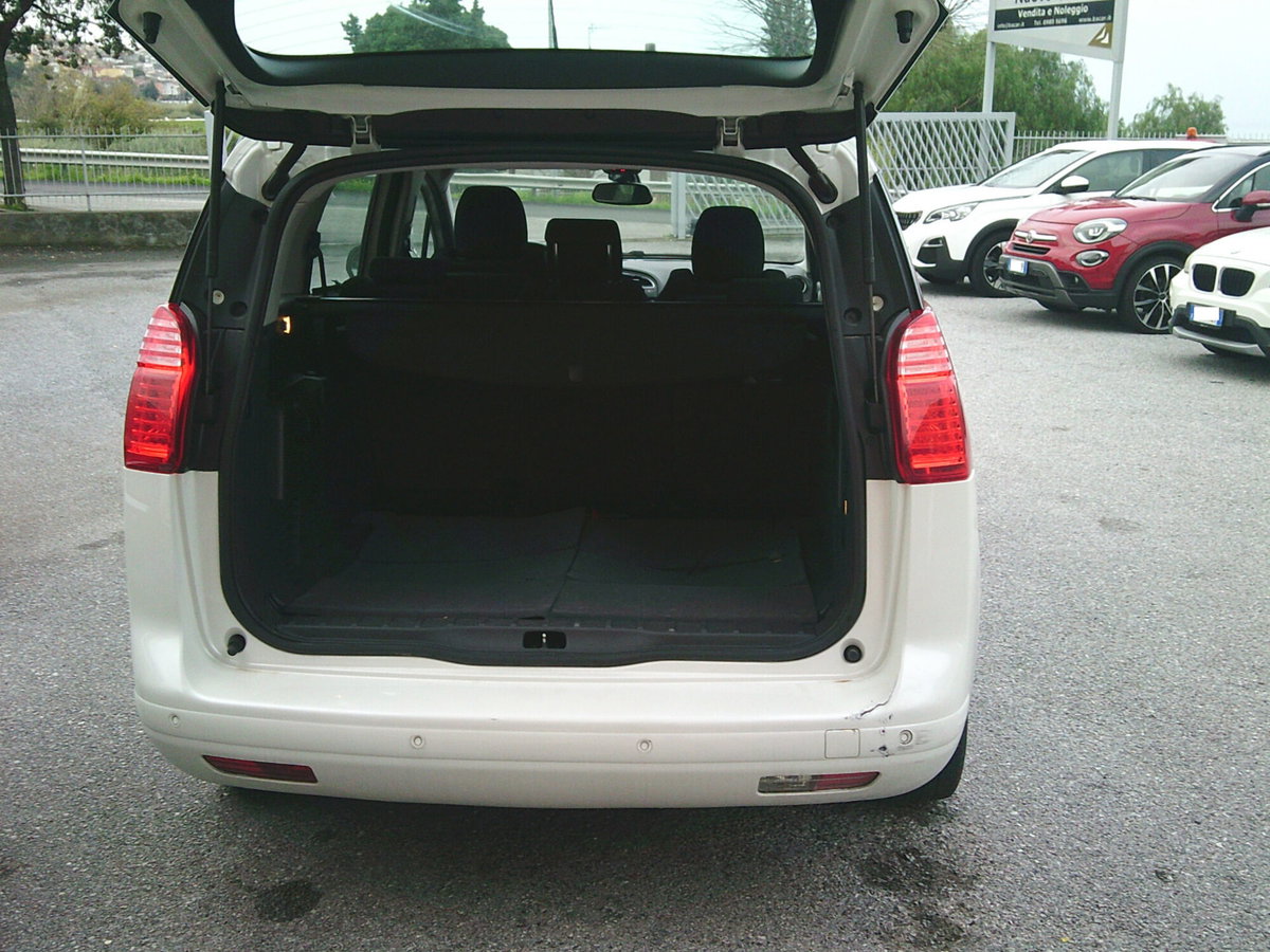 Peugeot 5008 1.6 HDi 112CV Business (14)