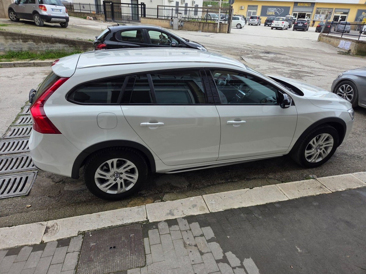 Volvo V60 Cross Country D3 Geartronic Momentum (10)