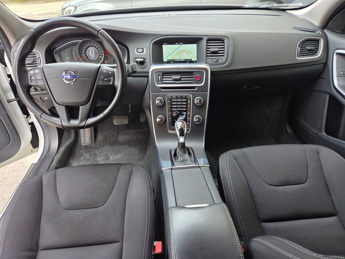 Volvo V60 Cross Country D3 Geartronic Momentum (11)