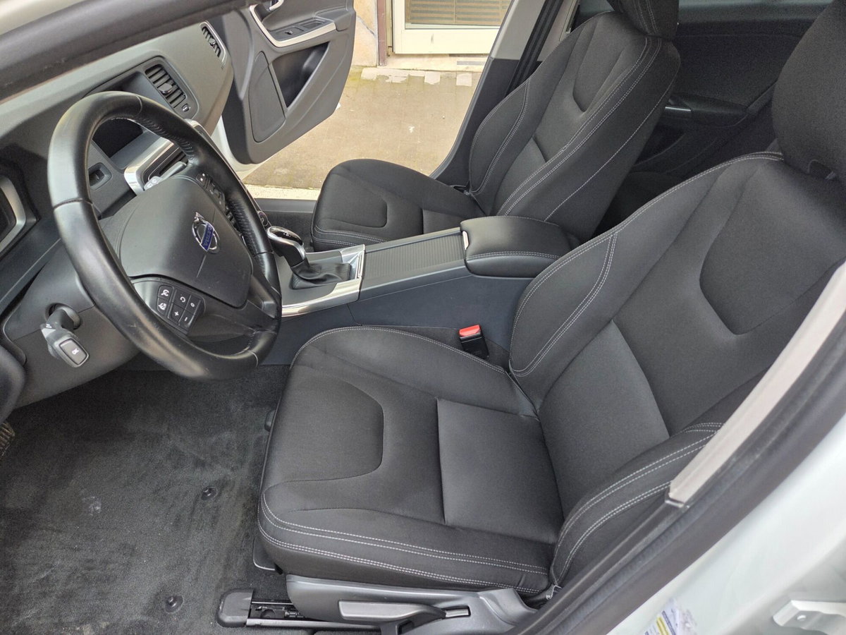 Volvo V60 Cross Country D3 Geartronic Momentum (12)