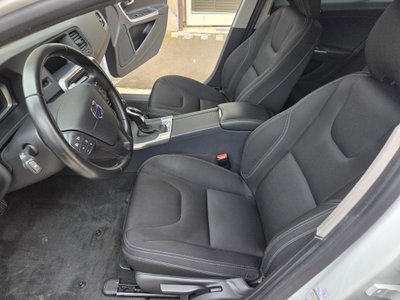 Volvo V60 Cross Country D3 Geartronic Momentum (12)