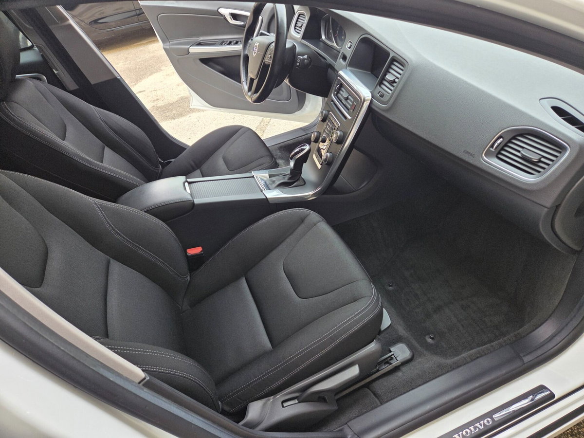 Volvo V60 Cross Country D3 Geartronic Momentum (13)