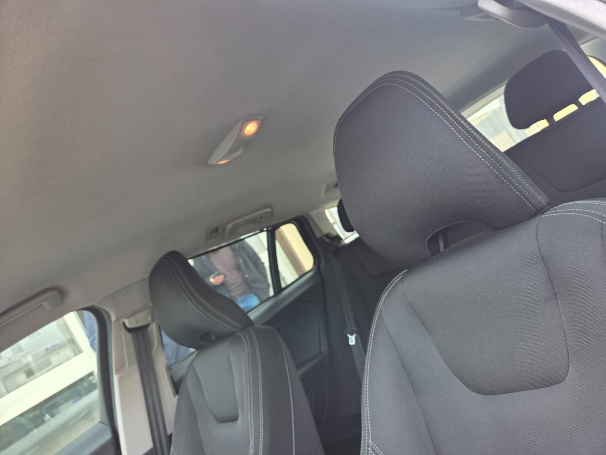 Volvo V60 Cross Country D3 Geartronic Momentum (14)