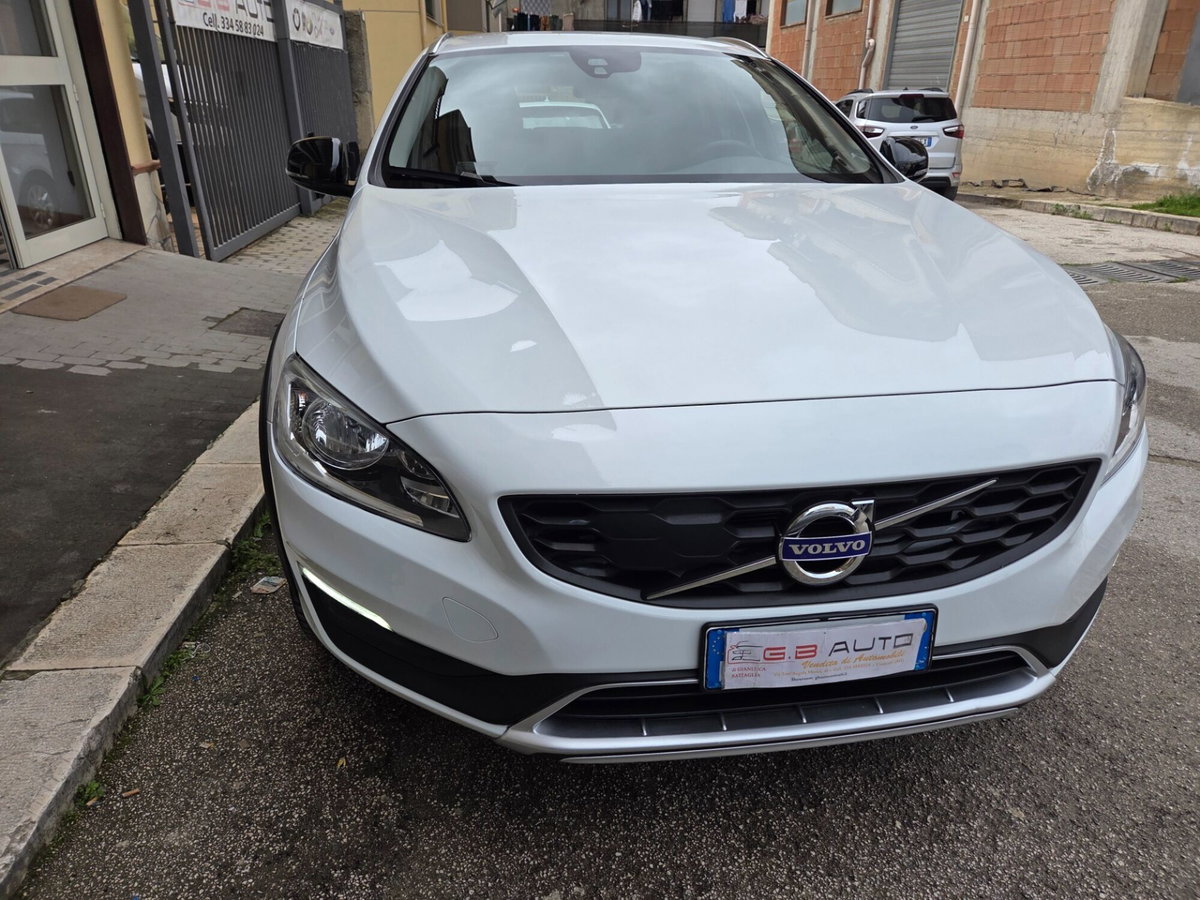 Volvo V60 Cross Country D3 Geartronic Momentum (2)