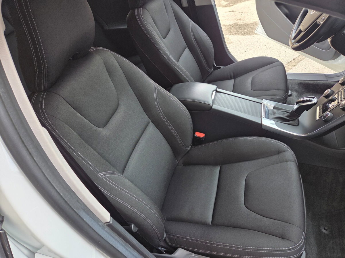 Volvo V60 Cross Country D3 Geartronic Momentum (20)