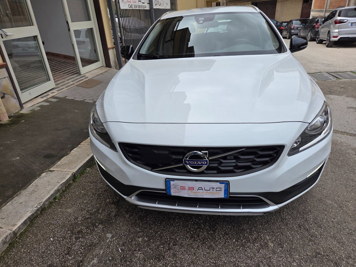 Volvo V60 Cross Country D3 Geartronic Momentum (3)