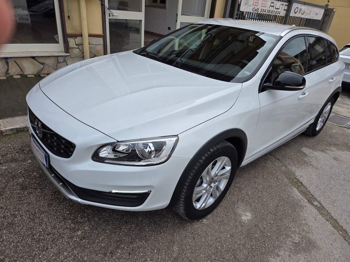 Volvo V60 Cross Country D3 Geartronic Momentum (4)