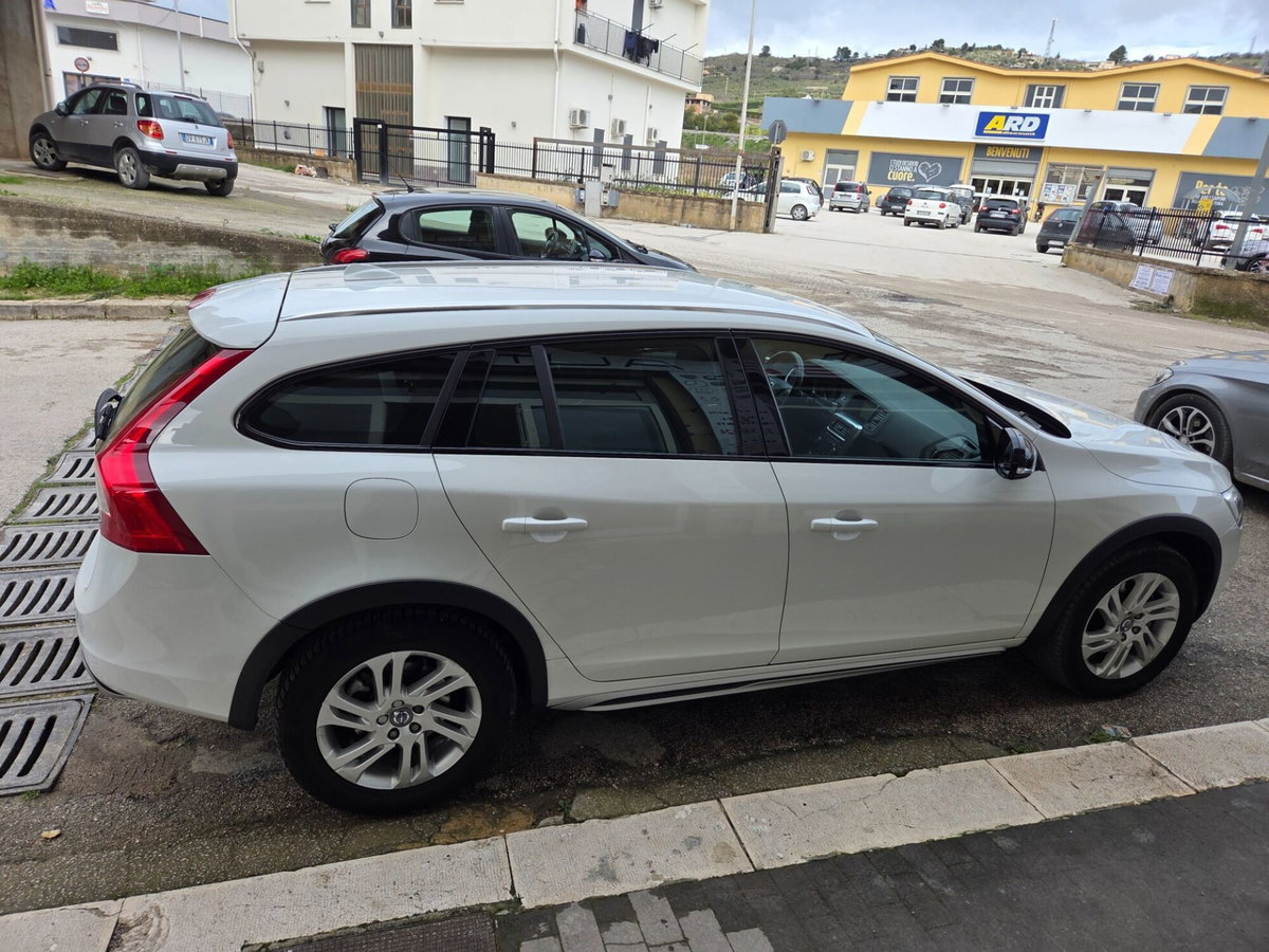 Volvo V60 Cross Country D3 Geartronic Momentum (6)