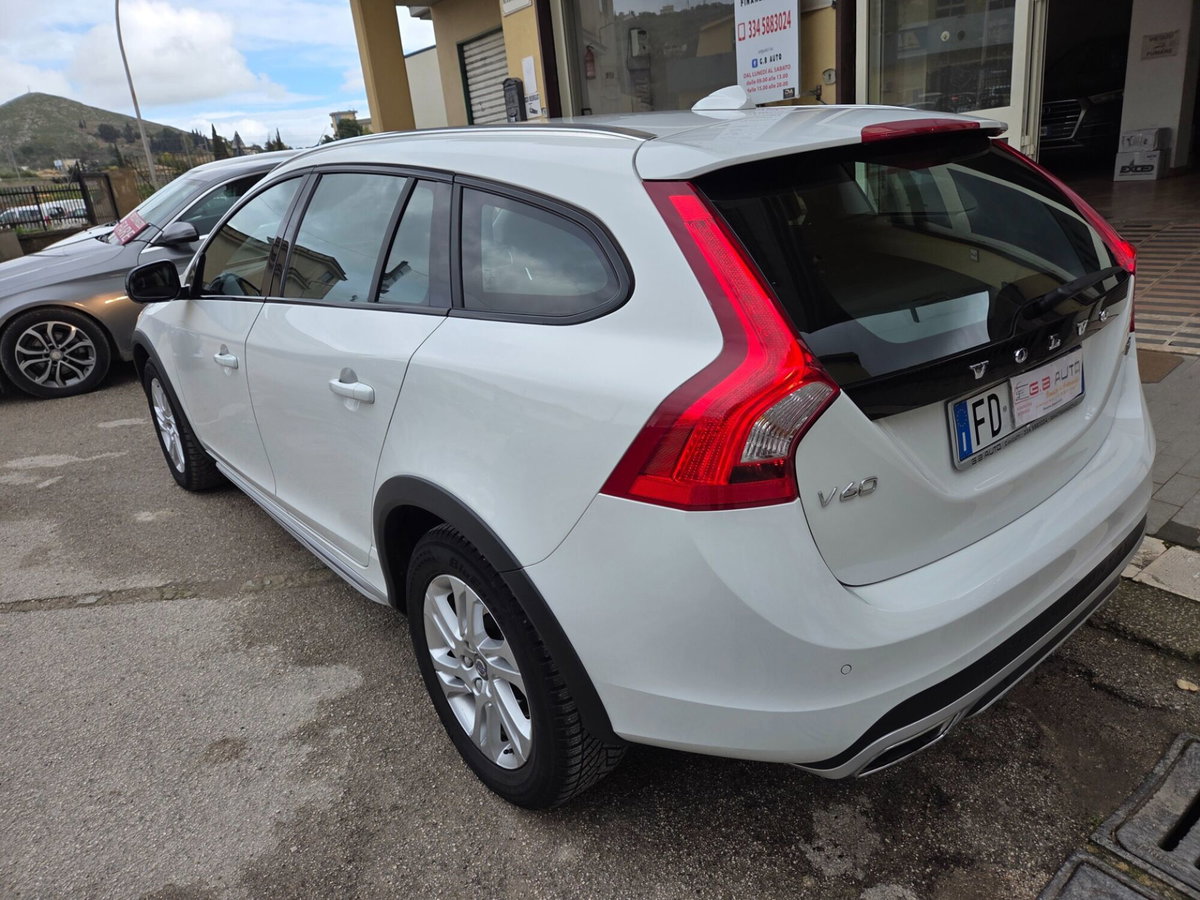 Volvo V60 Cross Country D3 Geartronic Momentum (9)