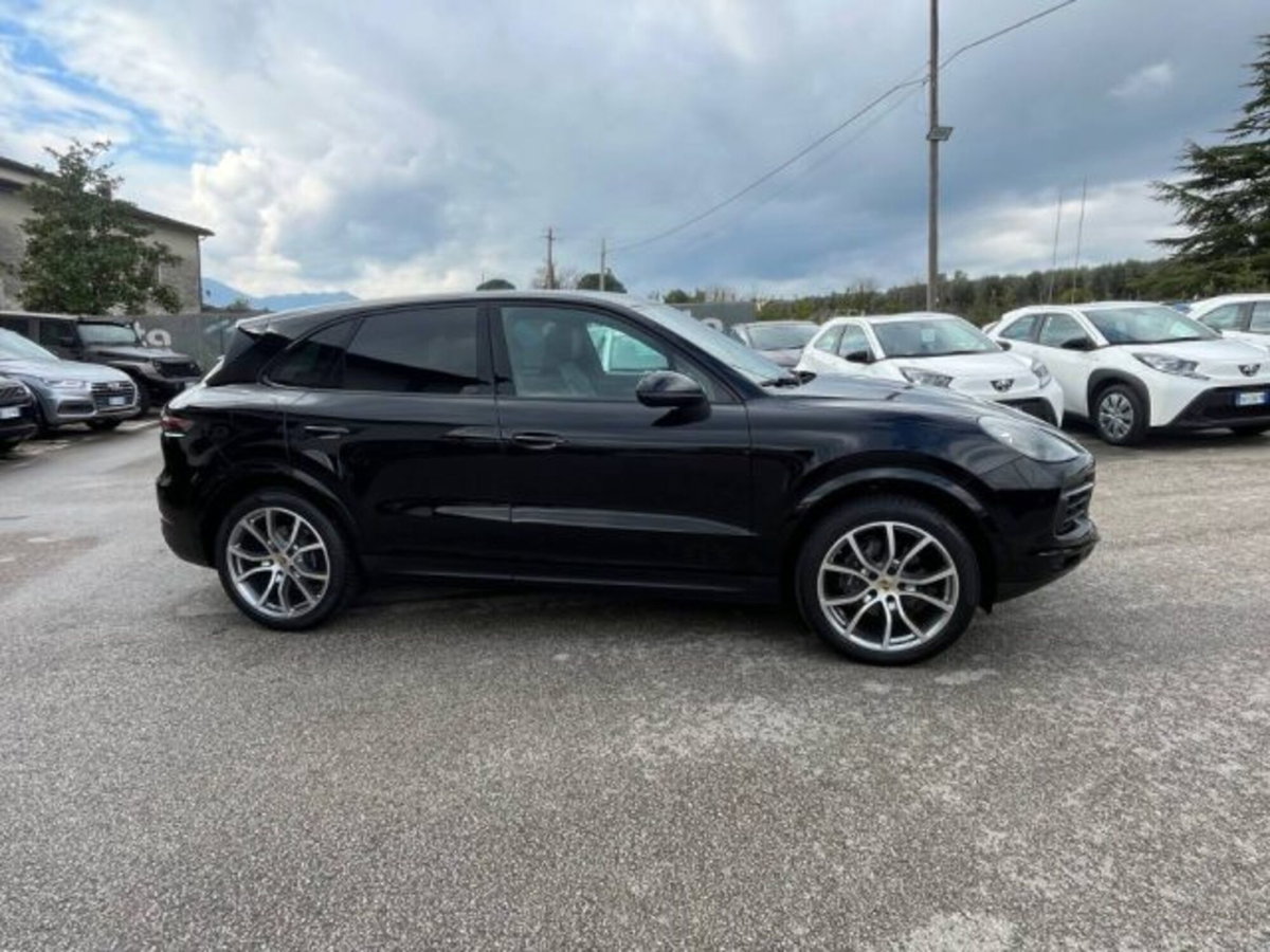 Porsche Cayenne 3.0 V6 (2)
