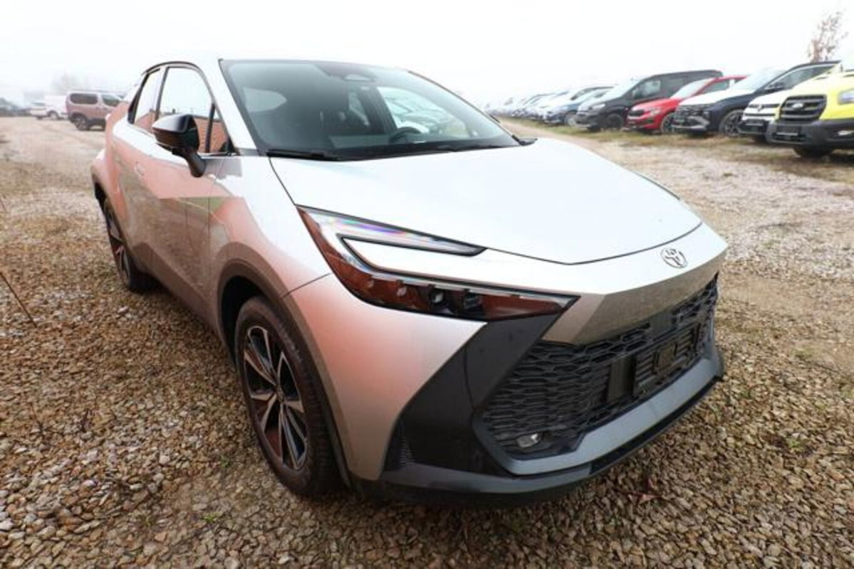Toyota Toyota C-HR 2.0 phev Trend fwd e-cvt (2)