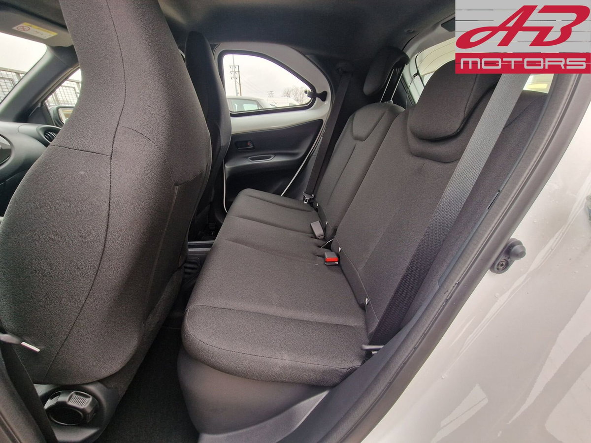 Toyota Aygo X 1.5 hybrid e-cvt (11)