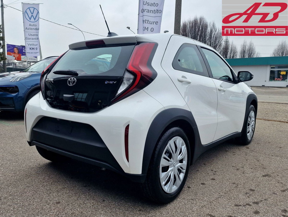 Toyota Aygo X 1.5 hybrid e-cvt (5)