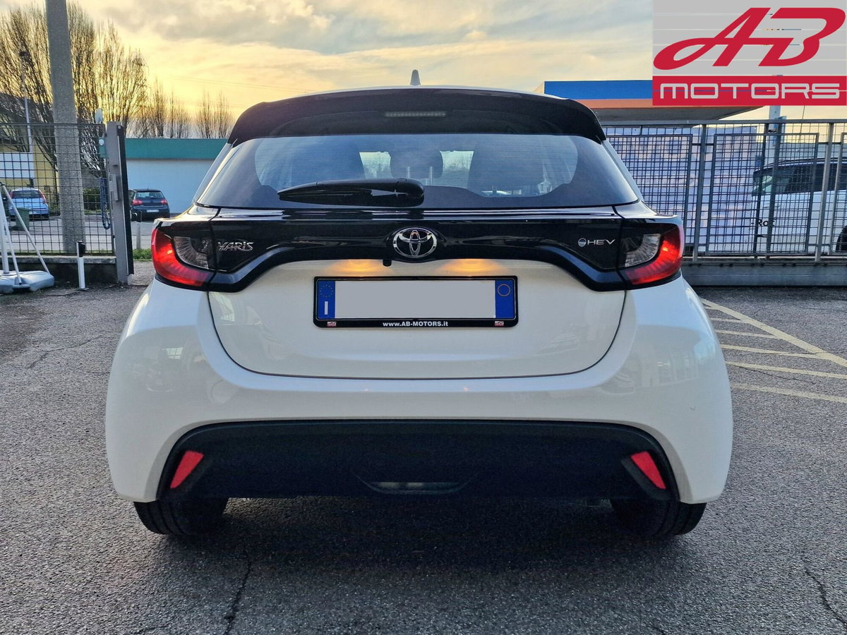 Toyota Yaris 1.5 Hybrid 5 porte Energy (6)
