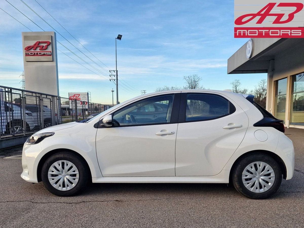 Toyota Yaris 1.5 Hybrid 5 porte Energy (8)