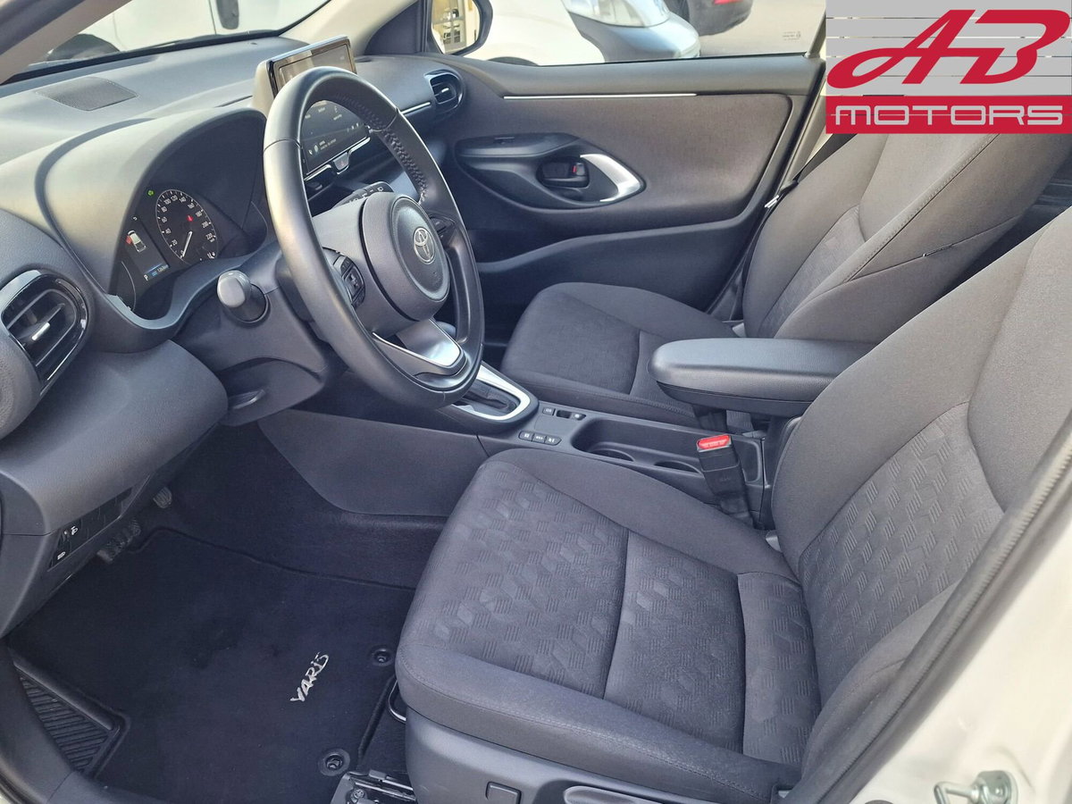 Toyota Yaris 1.5 Hybrid 5 porte Energy (9)