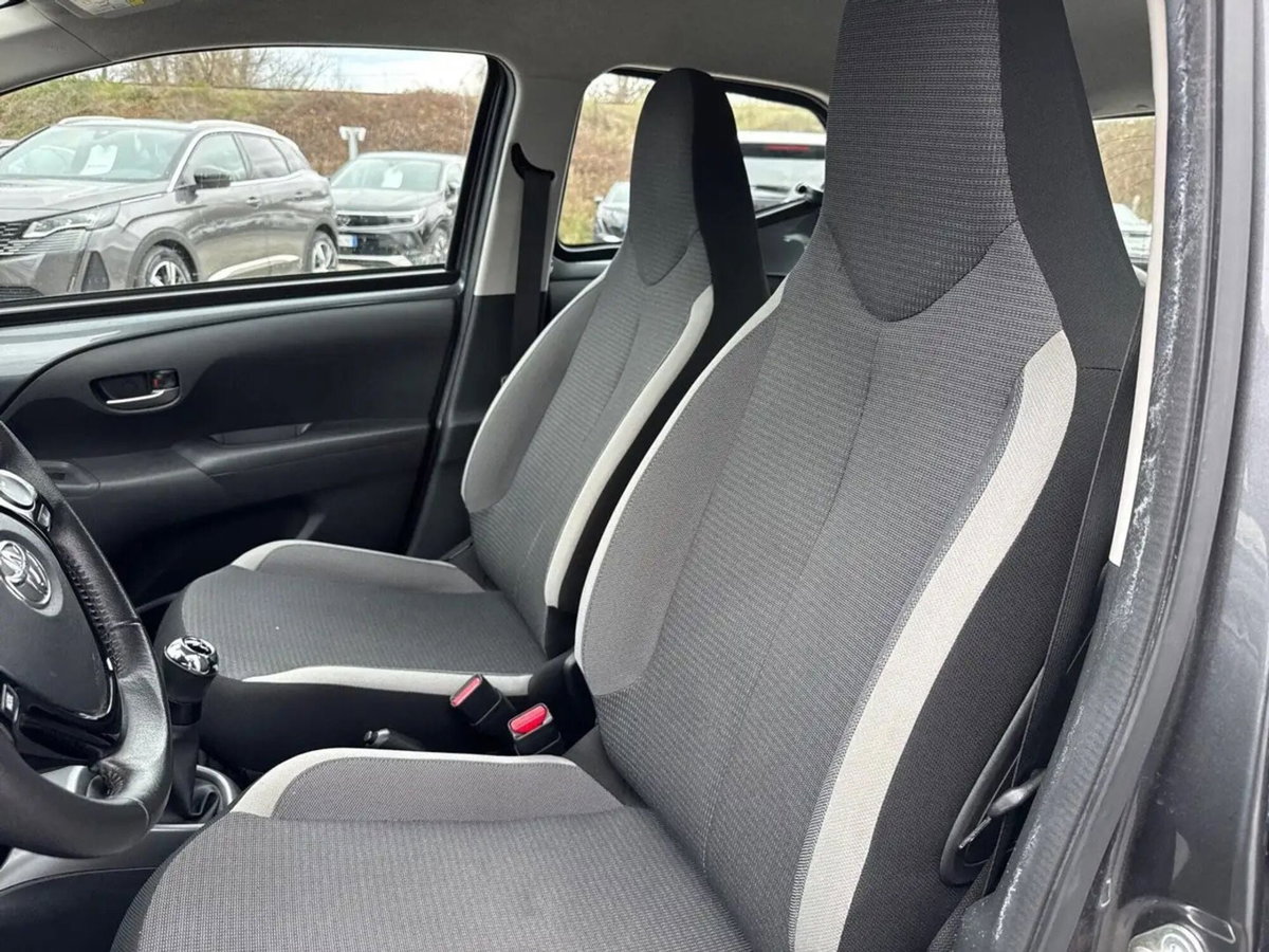Toyota Aygo 1.0 VVT-i 72 CV 5 porte x-fun MMT (7)