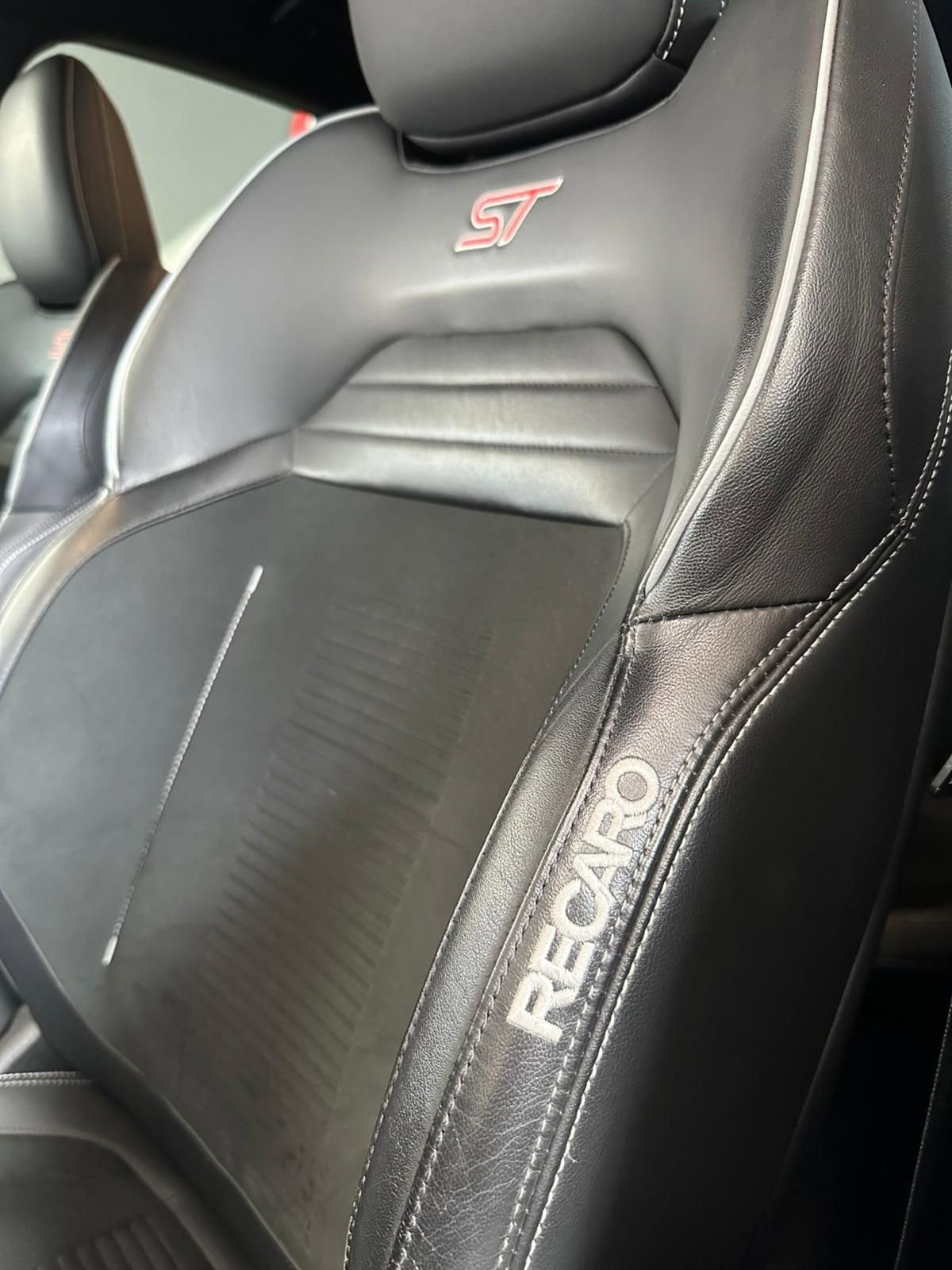 Ford Focus 2.3 EcoBoost 280 CV automatico 5p. ST (15)