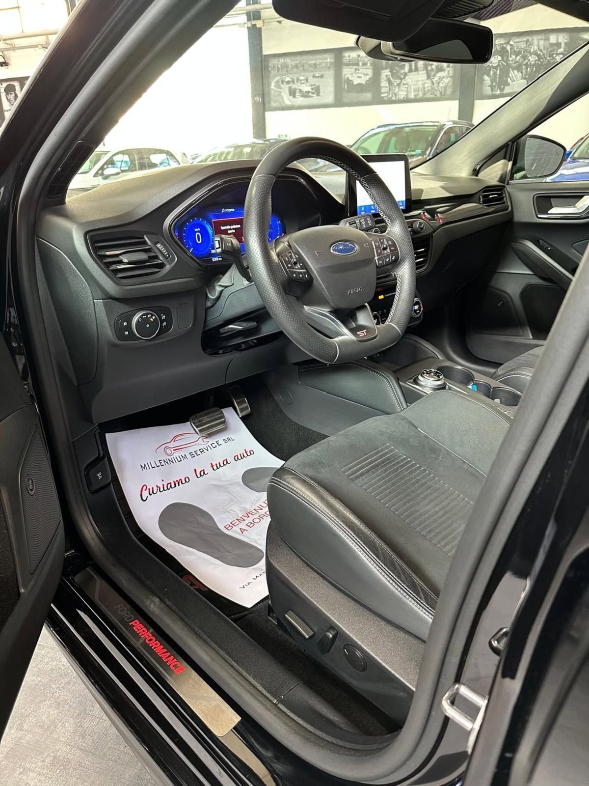 Ford Focus 2.3 EcoBoost 280 CV automatico 5p. ST (16)