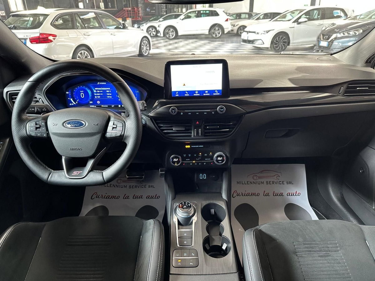 Ford Focus 2.3 EcoBoost 280 CV automatico 5p. ST (18)