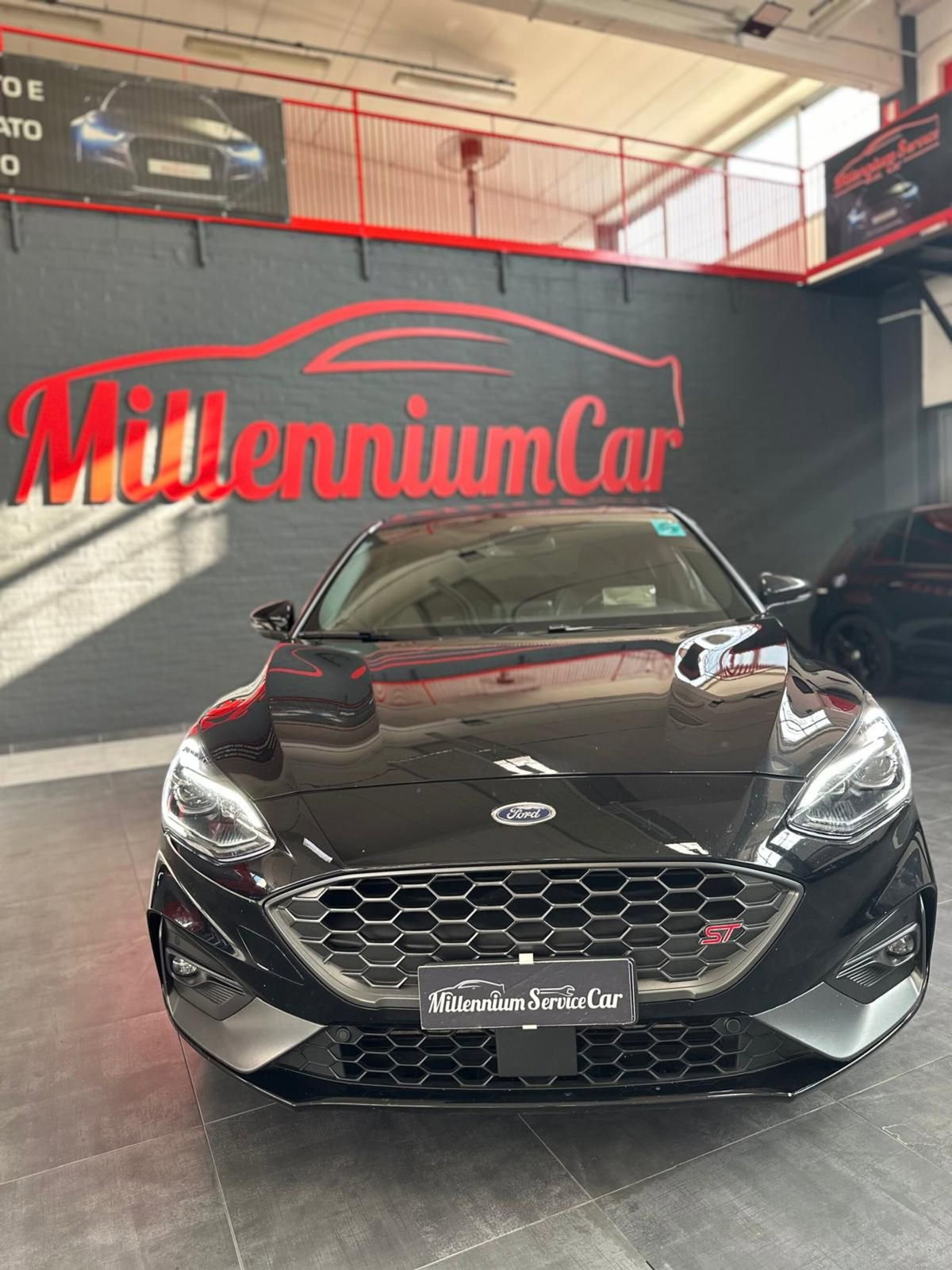 Ford Focus 2.3 EcoBoost 280 CV automatico 5p. ST (2)