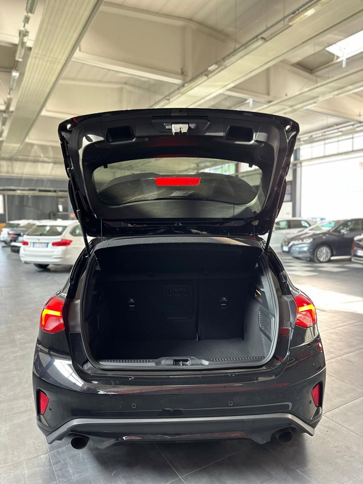 Ford Focus 2.3 EcoBoost 280 CV automatico 5p. ST (7)