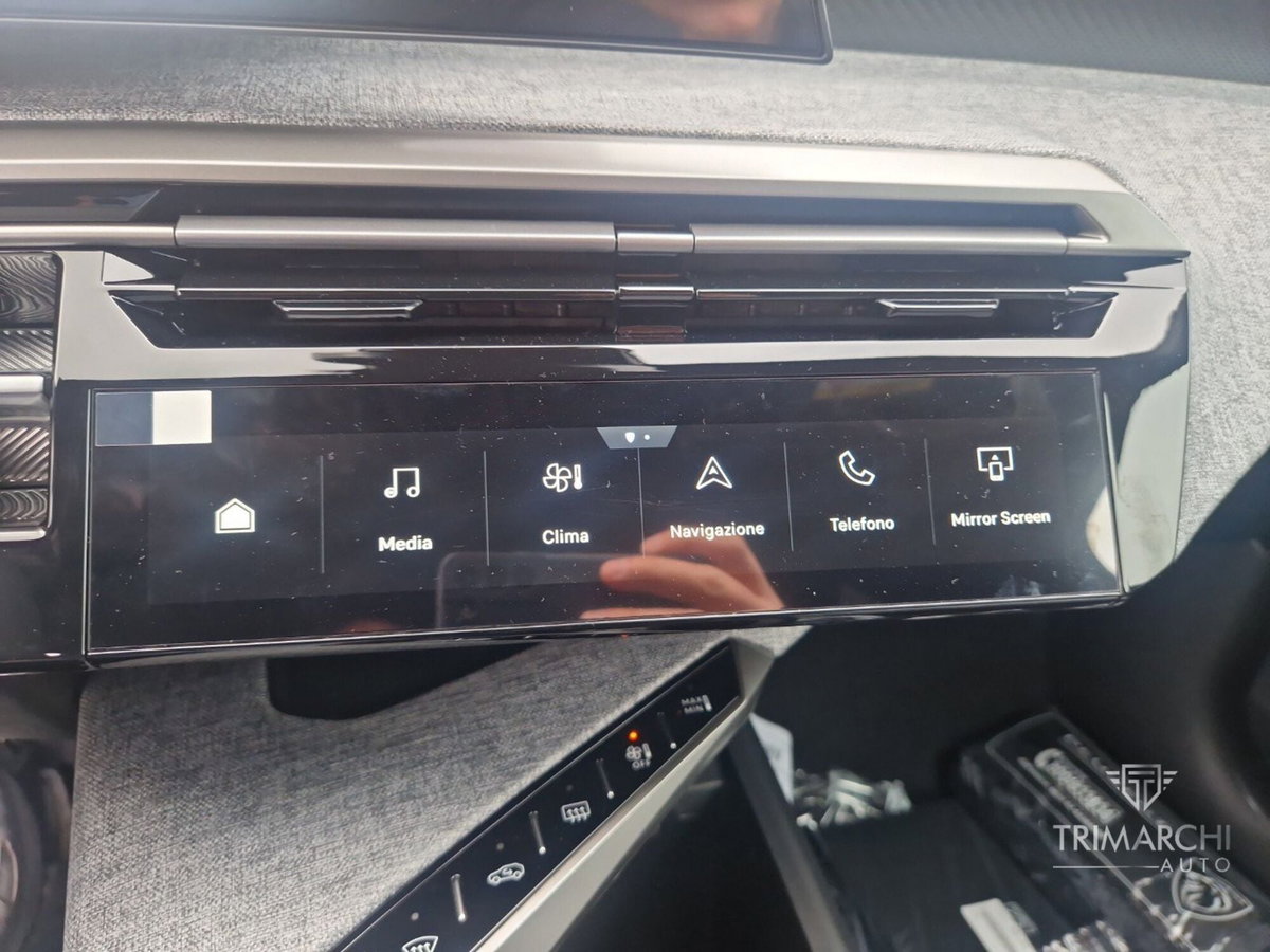Peugeot 3008 1.2 hybrid Allure Business 145cv e-dcs6 (15)