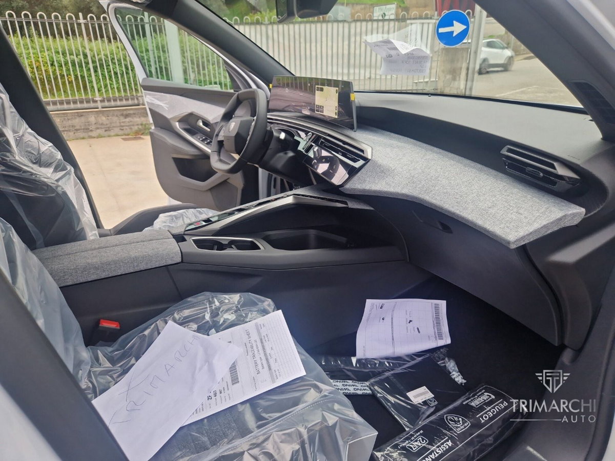 Peugeot 3008 1.2 hybrid Allure Business 145cv e-dcs6 (17)