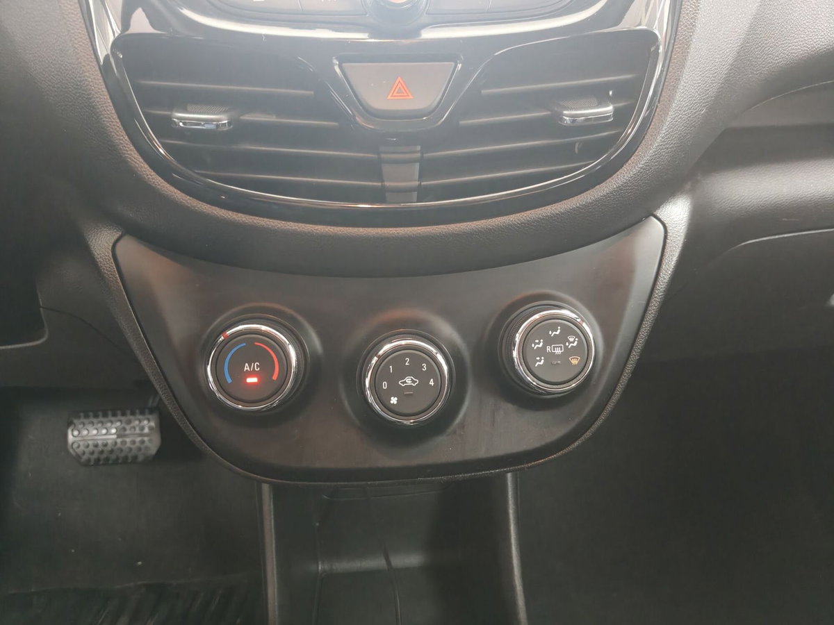 Opel Karl Rocks 1.0 75 CV (20)