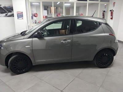 Lancia Ypsilon 1.0 FireFly 5 porte S&S Hybrid Ecochic Silver (15)