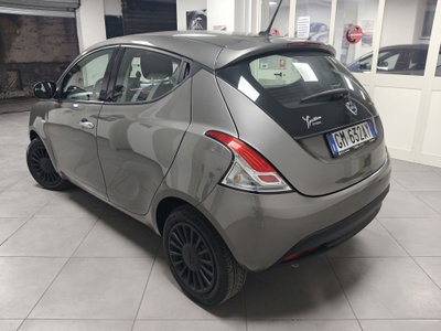 Lancia Ypsilon 1.0 FireFly 5 porte S&S Hybrid Ecochic Silver (17)