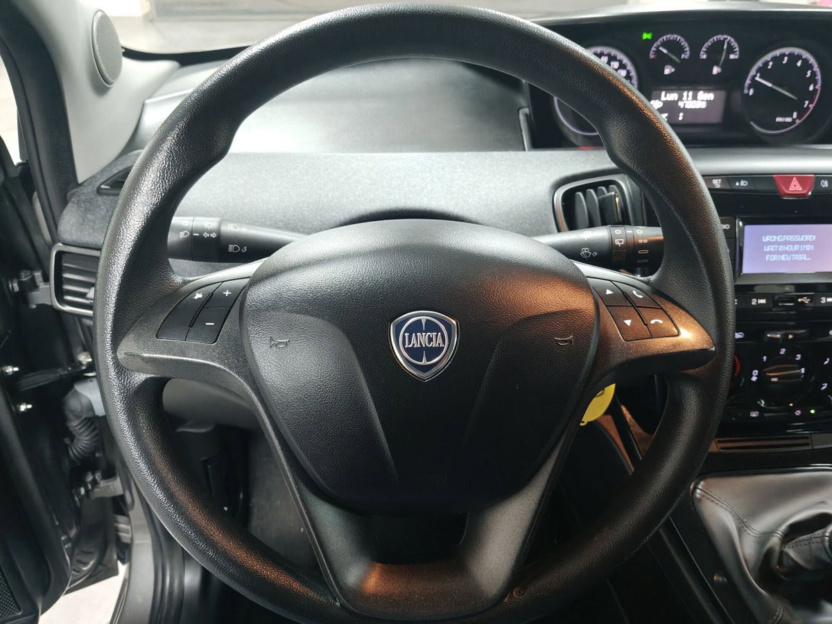 Lancia Ypsilon 1.0 FireFly 5 porte S&S Hybrid Ecochic Silver (8)
