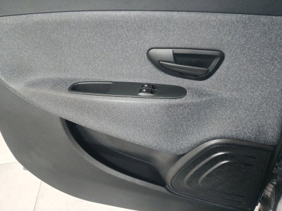Lancia Ypsilon 1.0 FireFly 5 porte S&S Hybrid Ecochic Silver (9)