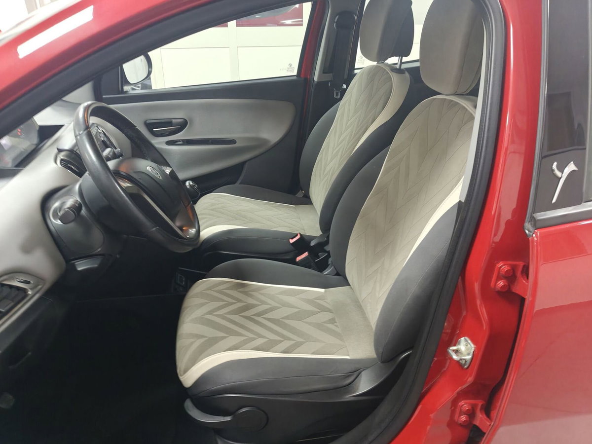 Lancia Ypsilon 1.3 MJT 16V 95 CV 5 porte S&S Gold (13)