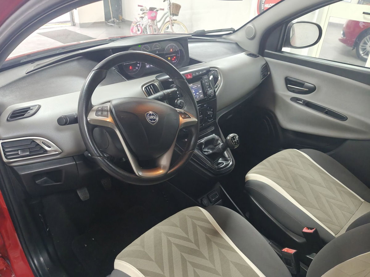 Lancia Ypsilon 1.3 MJT 16V 95 CV 5 porte S&S Gold (14)