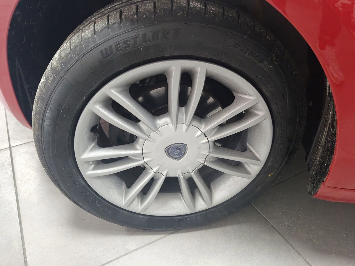Lancia Ypsilon 1.3 MJT 16V 95 CV 5 porte S&S Gold (17)