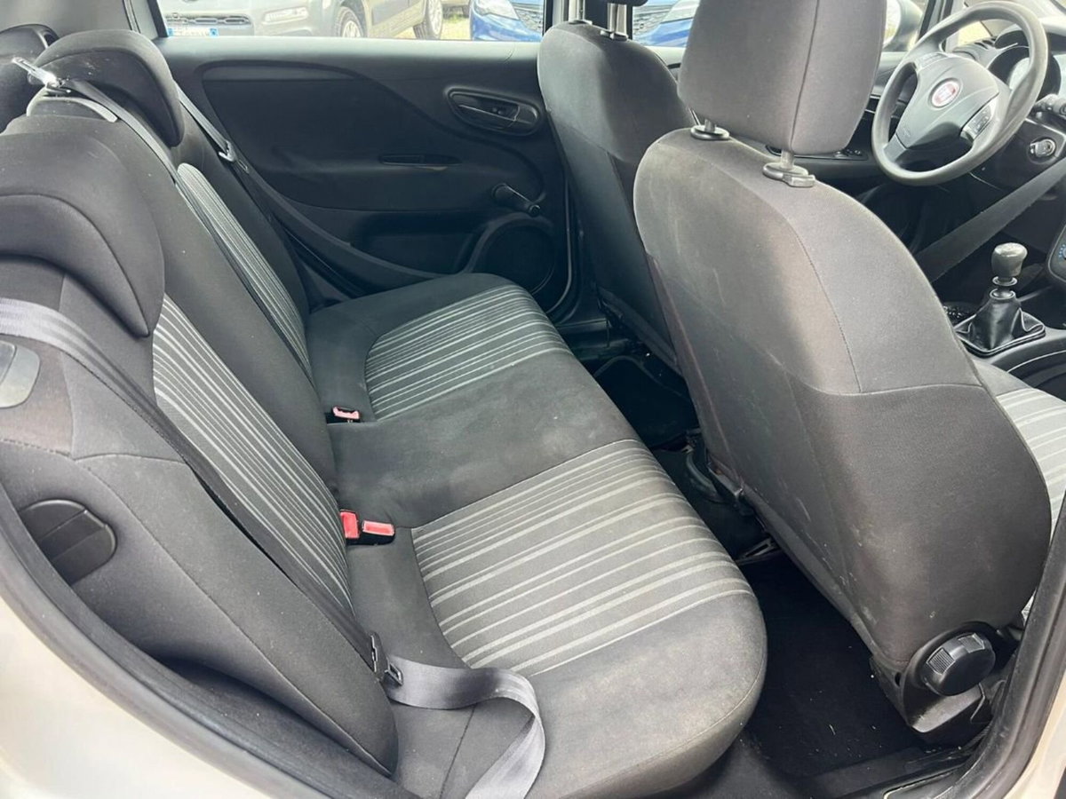 Fiat Punto 1.2 8V 5 porte Easy (16)
