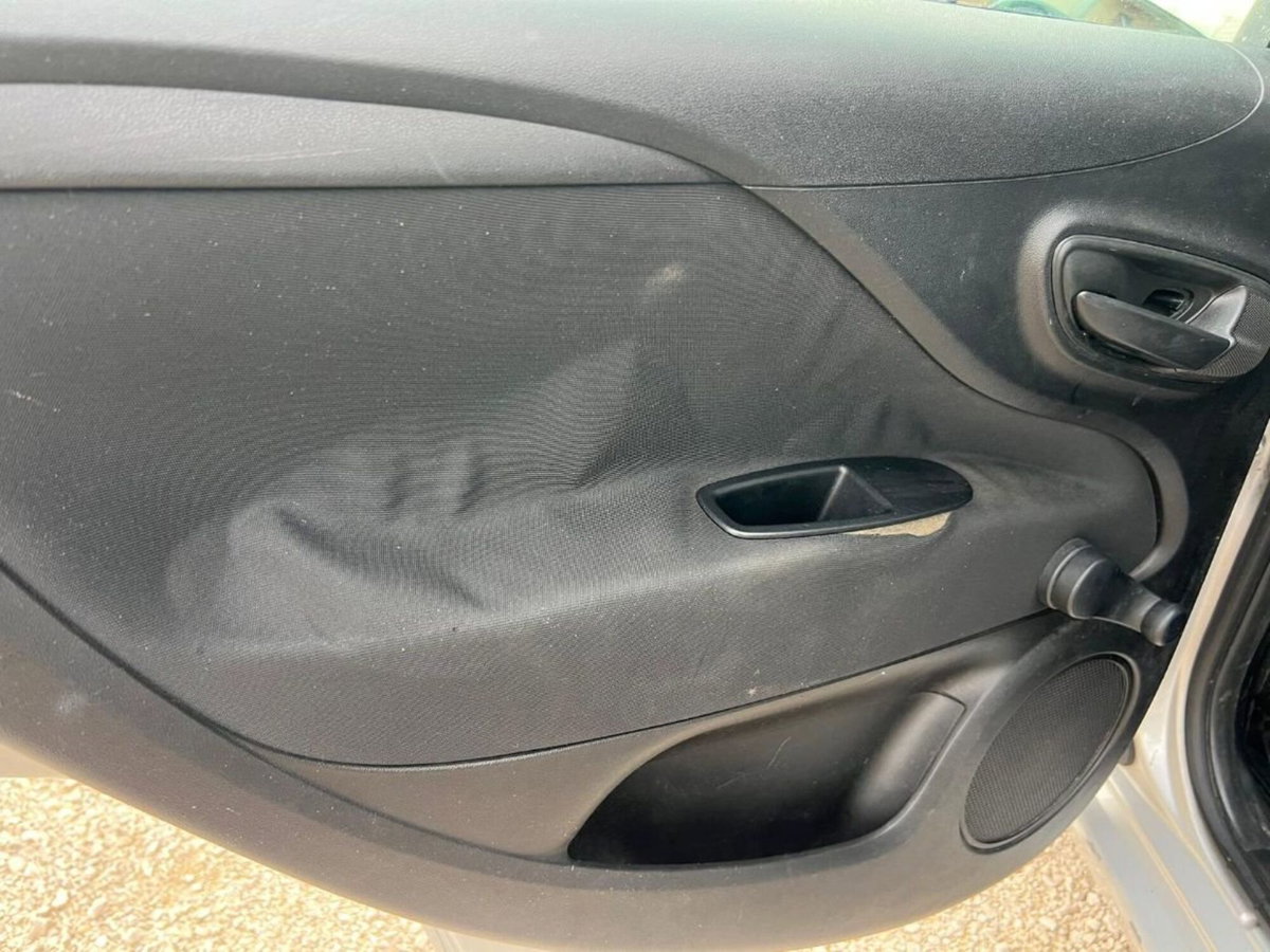 Fiat Punto 1.2 8V 5 porte Easy (17)