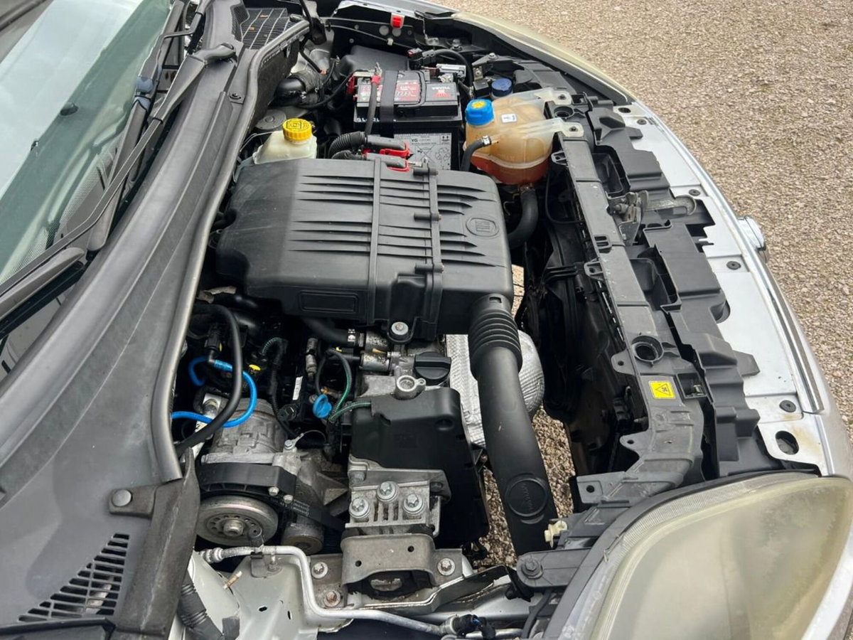 Fiat Punto 1.2 8V 5 porte Easy (6)