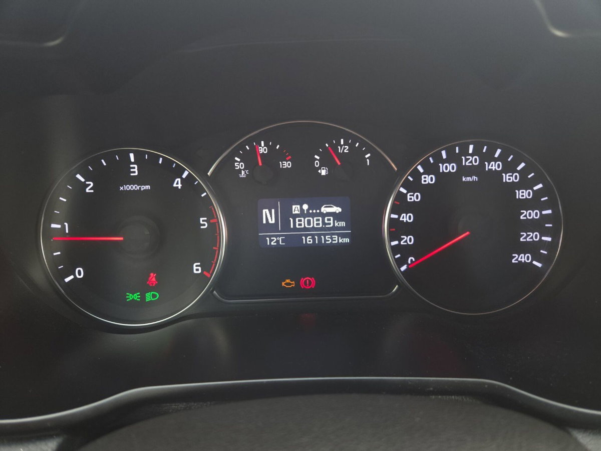 Kia Carens 1.7 CRDi 141 CV DCT Class (12)