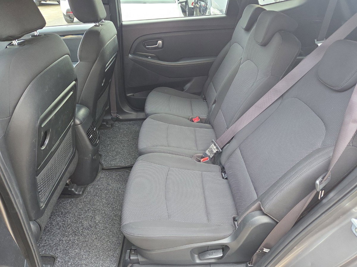 Kia Carens 1.7 CRDi 141 CV DCT Class (9)