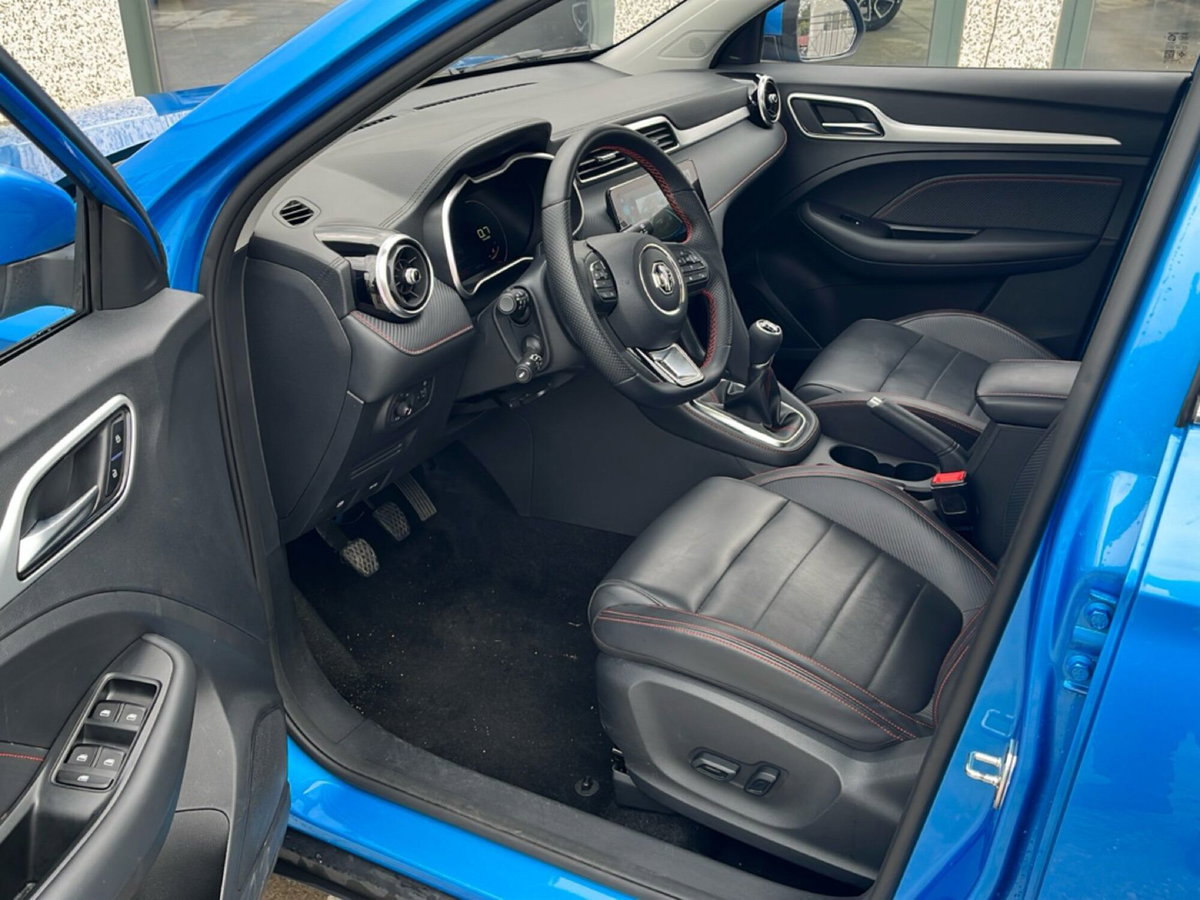 Mg ZS ZS 1.5 Luxury (11)