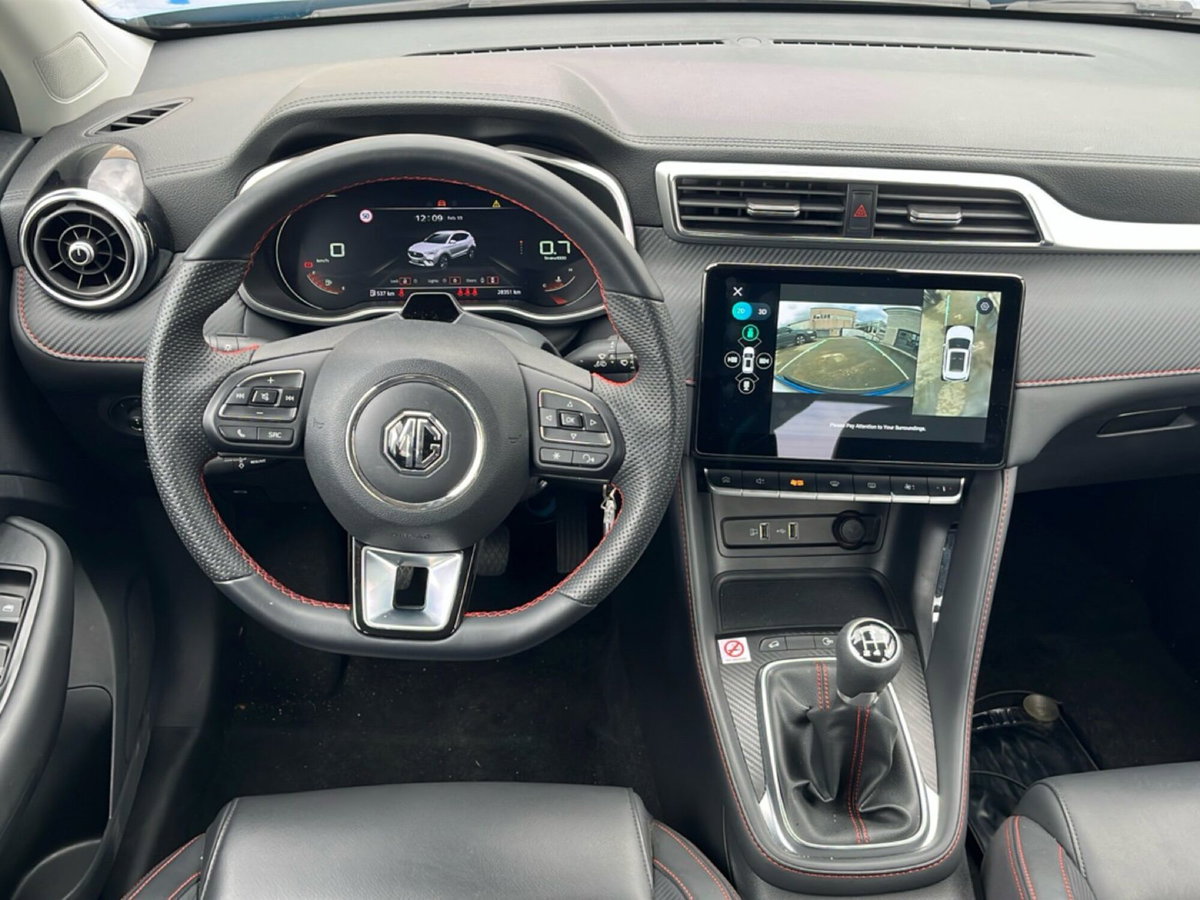 Mg ZS ZS 1.5 Luxury (13)