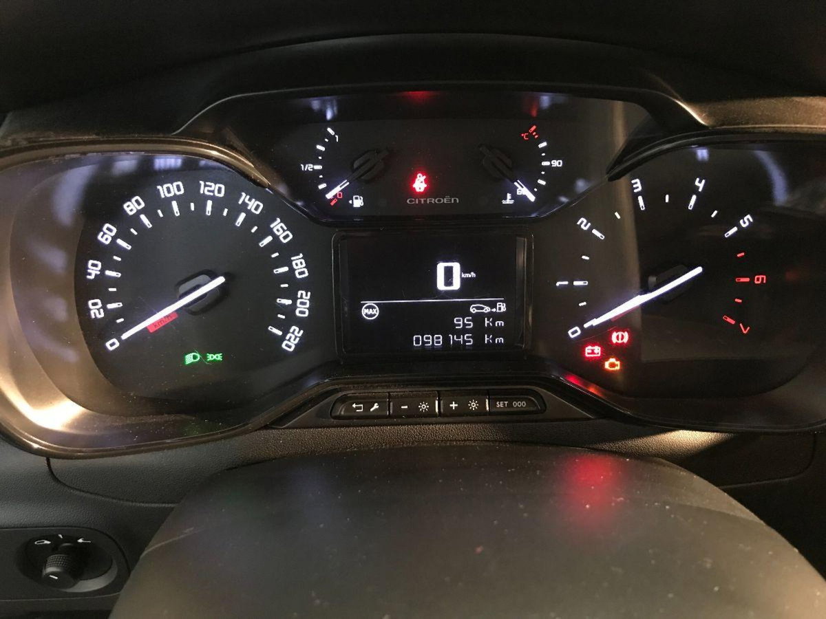Citroen C3 BlueHDi 100 S&S Feel (9)