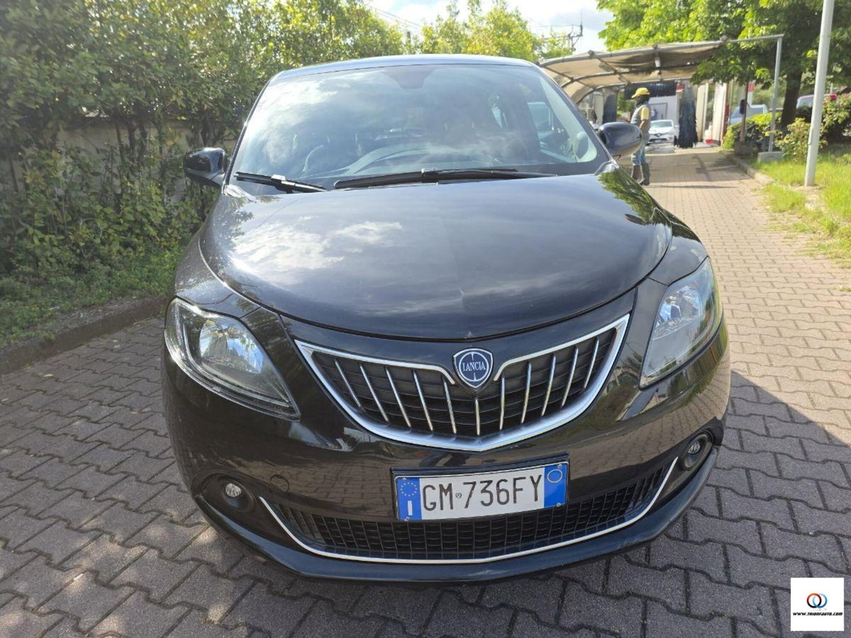 Lancia Ypsilon 1.0 FireFly 5 porte S&S Hybrid Ecochic A. Ferretti (2)