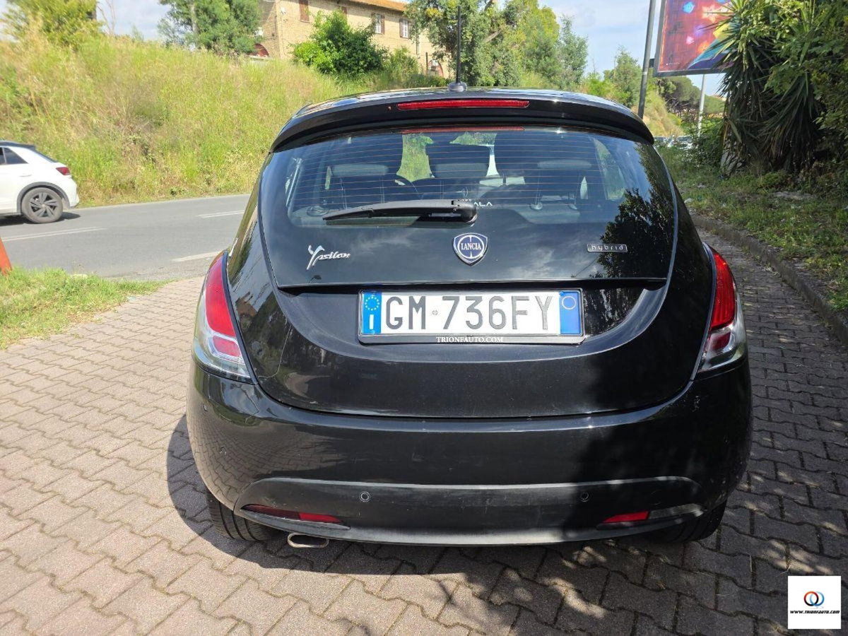 Lancia Ypsilon 1.0 FireFly 5 porte S&S Hybrid Ecochic A. Ferretti (6)