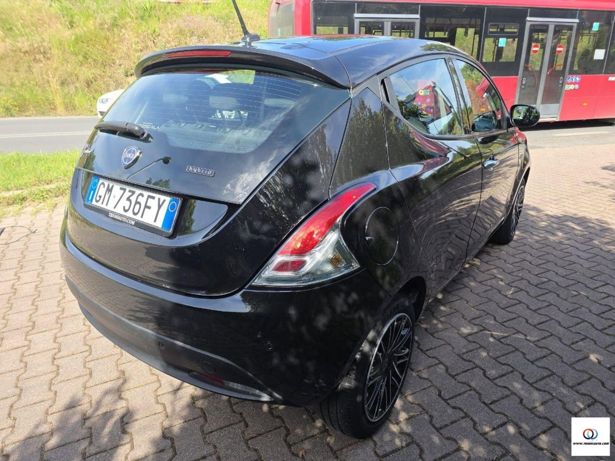 Lancia Ypsilon 1.0 FireFly 5 porte S&S Hybrid Ecochic A. Ferretti (7)