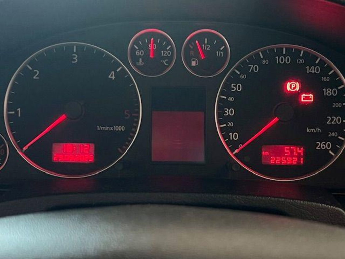 Audi A6 Avant 2.5 V6 TDI/180 CV cat quattro Advance (4)