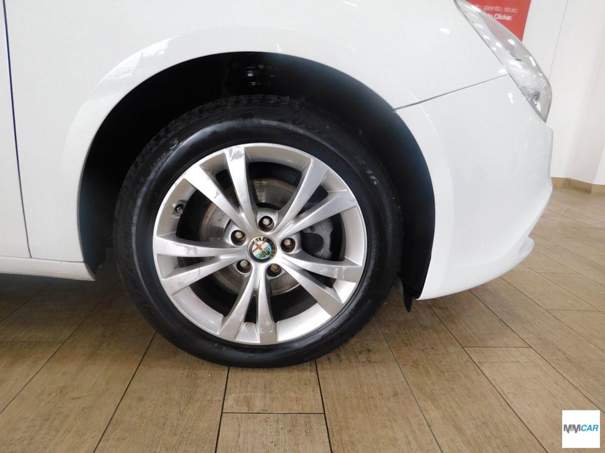 Alfa Romeo Giulietta 1.6 JTDm-2 Distinctive (5)